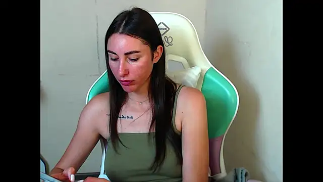 Cammil1a_horn Chat XXX in diretta