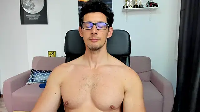 BrutusK08's Live XXX Chat