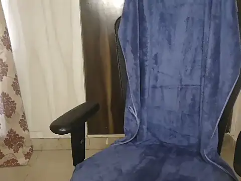 Yanshi23 – Naživo XXX chat