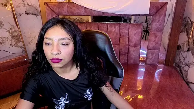 Chatroom XXX en direct de Adarasuri_v