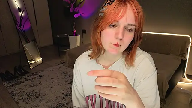 Selene_Graves Adlı Modelin Canlı XXX Sohbeti