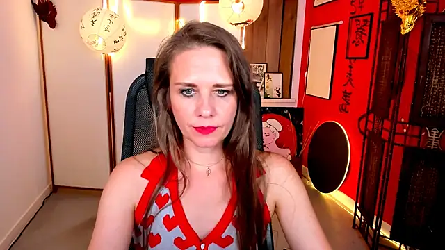 EmiliaBedyのライブXXXチャット