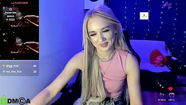 CrystalGirl99's Live XXX Chat