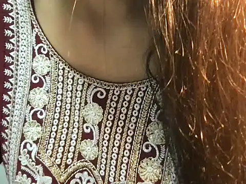 Sizzling_Maya 现场XXX聊天