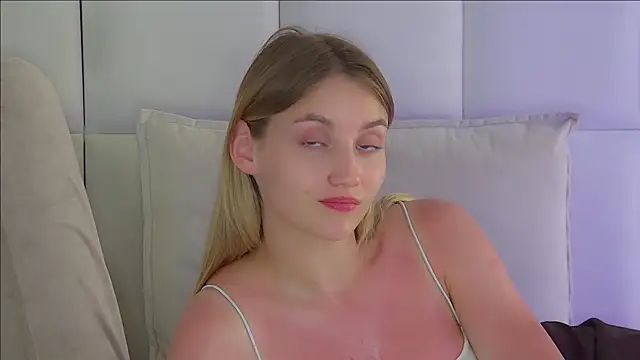 XXX chat uživo modela StacyEvances
