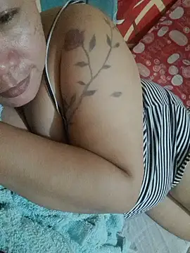 Chat XXX en directo de loriepinay46