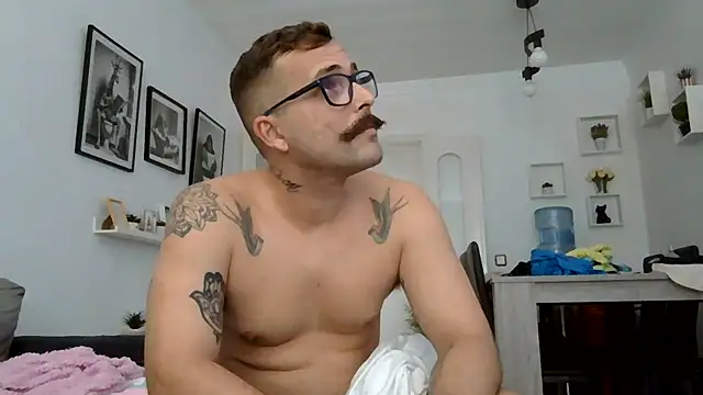 XXX chat uživo modela yanick931