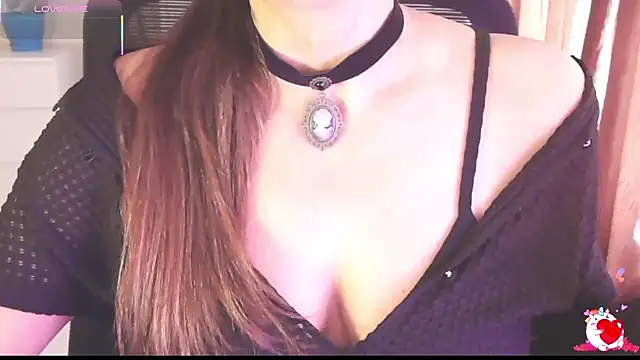Layla_Ahh: онлайн-секс-чат