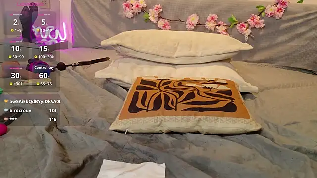 MilkMeSoftly XXX чат на живо