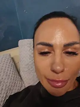 KatiaDivine Chat XXX live