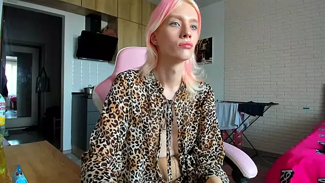 _Alice_Kitty's Live XXX Chat