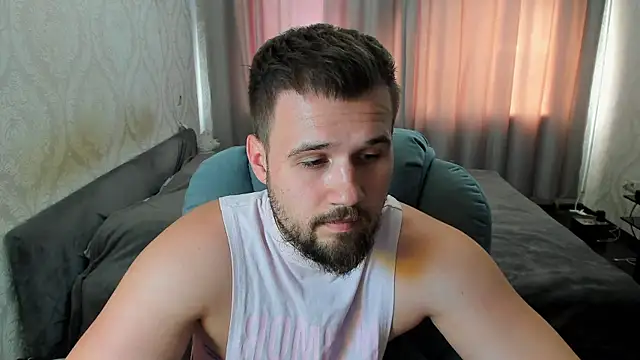 Vladik_b Live XXX-Chat