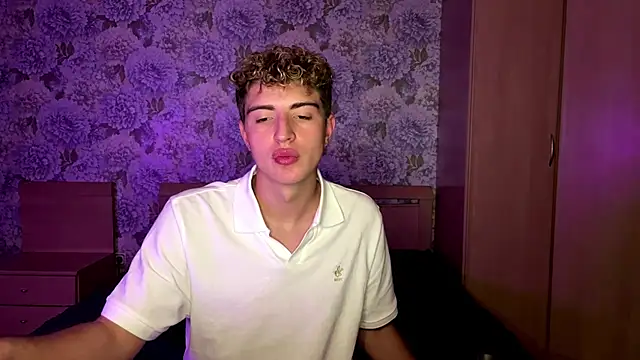 AlfredSweet Live XXX Chat