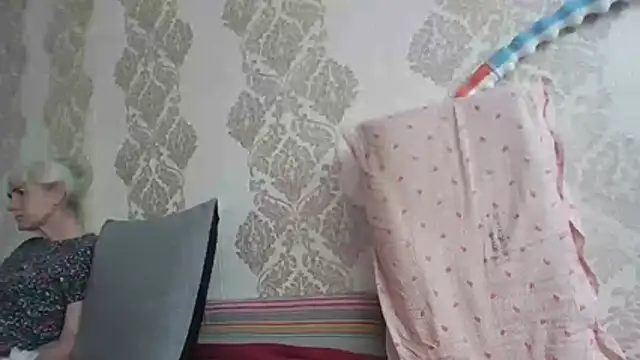 XXX chat uživo modela BobbyXRoyal