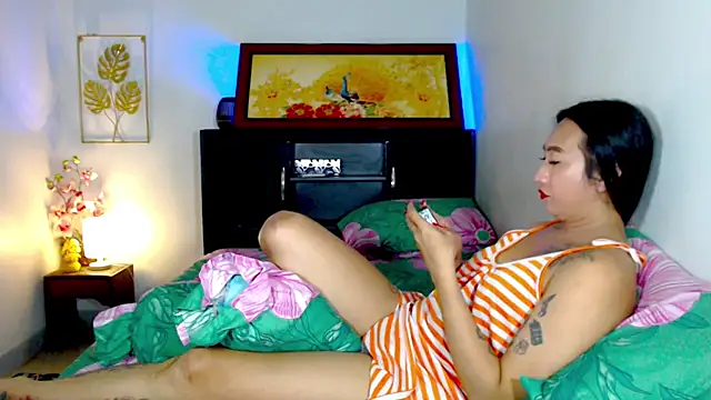 LovelyQueen69's Live XXX Chat