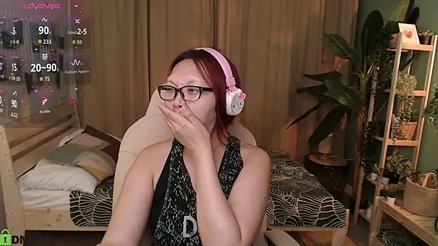 Chat +18 de Marine_Vact ao vivo