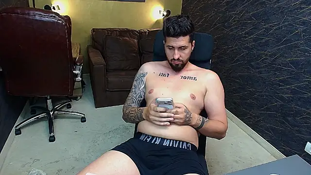 Chat +18 de LoganStroud ao vivo