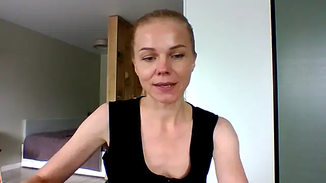 Tina5394 Adlı Modelin Canlı XXX Sohbeti