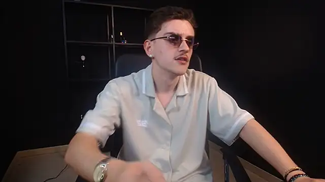 FelixStarkk élő XXX-chatje