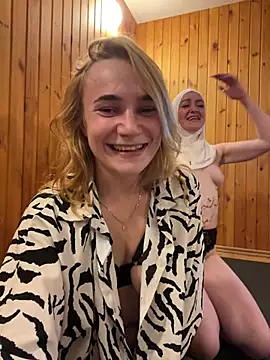 GoldenGoddess- Live XXX-Chat
