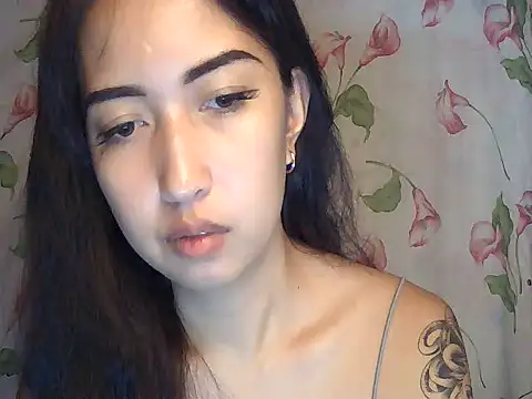 XXnaughty_08XX Adlı Modelin Canlı XXX Sohbeti