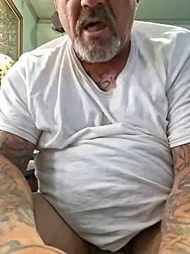bigdoog8 – Naživo XXX chat