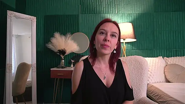 HaileyMoonn's Live XXX Chat