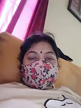 Ratna-777 Chat XXX in diretta