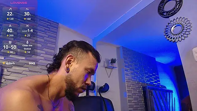 ARON_TAYLER01's Live XXX Chat