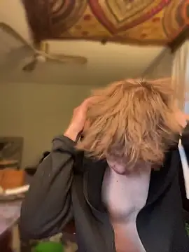 XanderOzzz webkamerás műsora