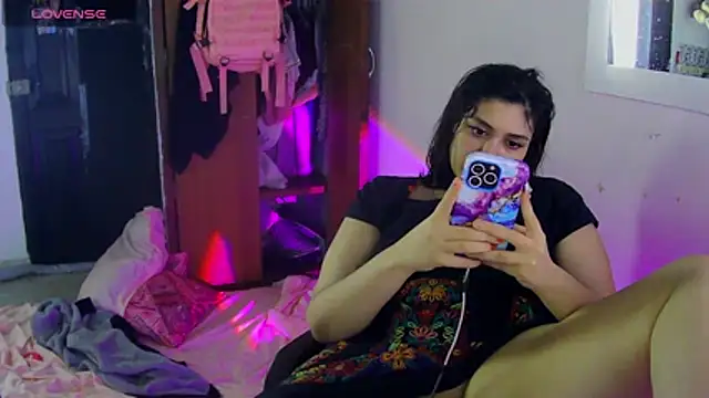 soysara15's Live XXX Chat