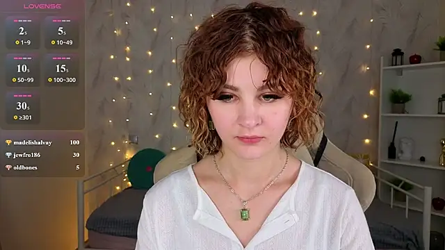 Kira__Fluffy Chat XXX live