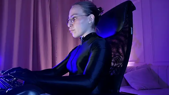 AphexQueen Adlı Modelin Canlı XXX Sohbeti