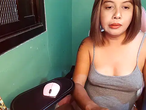 yvaine's Live XXX Chat