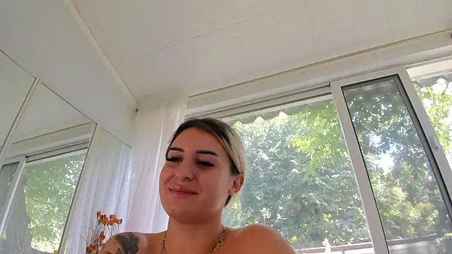 Ella_VeeのライブXXXチャット