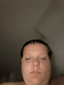 Онлайн чат XXX BadMommyyyyy