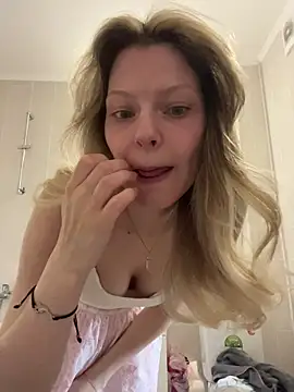 MaryHiggins Live XXX-Chat