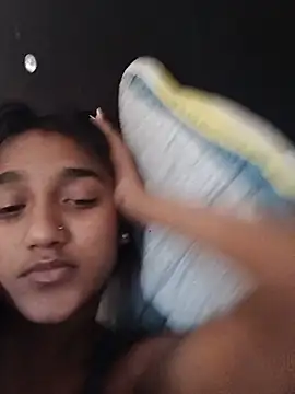 XXX chat uživo modela Indianqueen03