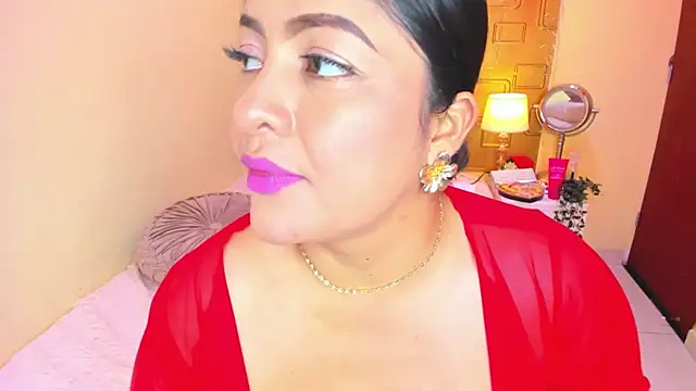 Chat +18 de Julia_Haye ao vivo