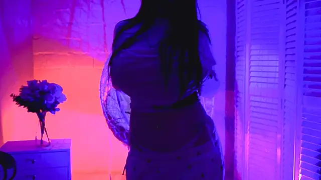 MonicaLowes' Live XXX Chat