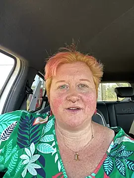 BustyRedxx's Live XXX Chat