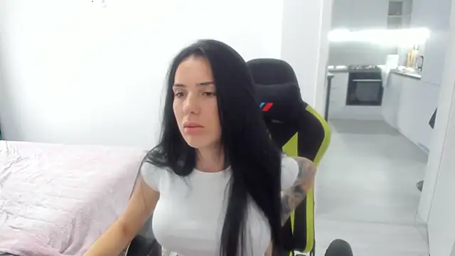 Emmapmg Chat XXX live