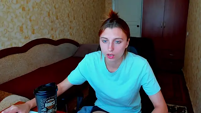 MilaShka29 Adlı Modelin Canlı XXX Sohbeti