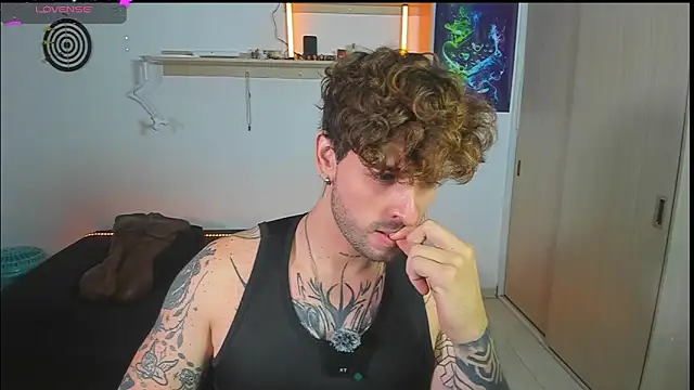 โชว์เว็บแคมของ ARES_TATTO