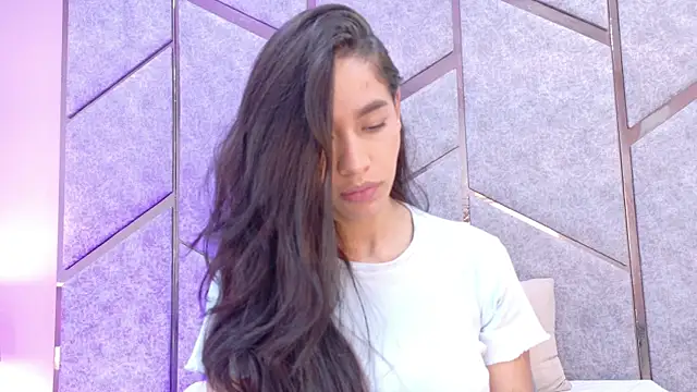 JuliaaVega élő XXX-chatje