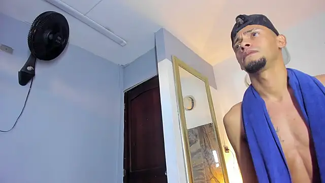 emanuel_26's Live XXX Chat