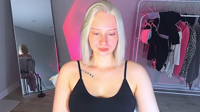 angelllisss Adlı Modelin Canlı XXX Sohbeti