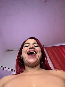 Chatroom XXX en direct de EmmaHot