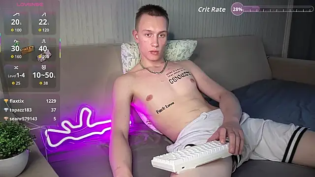 Show modela Travis_Gracile na web-kameri