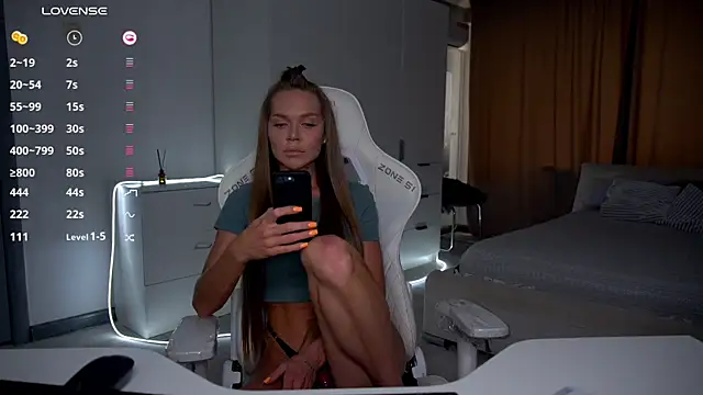 eVvushka Chat XXX live